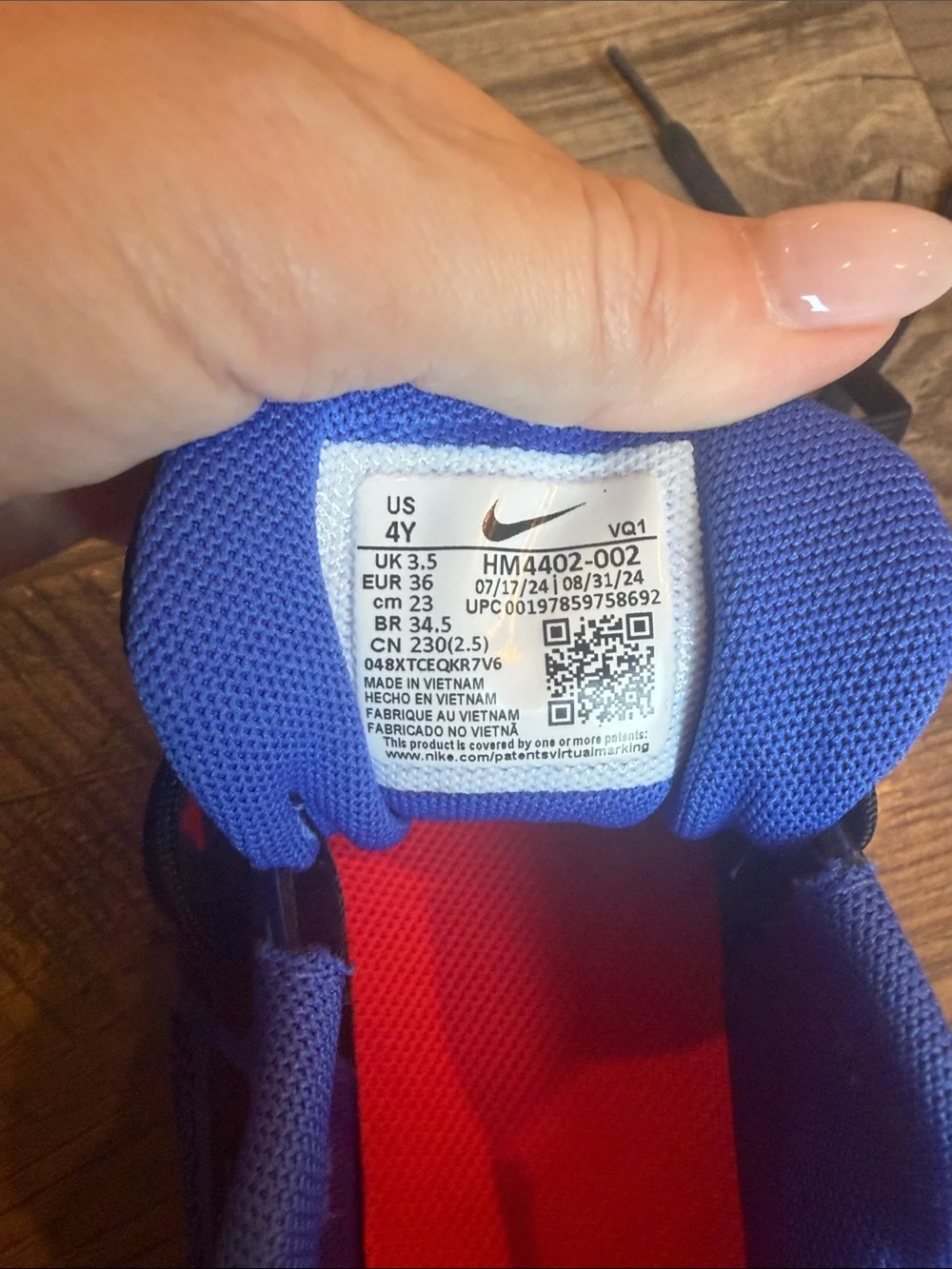 Nike Kids Cosmic Runners Blue and Black Sneakers with Red Swoosh (size 4)